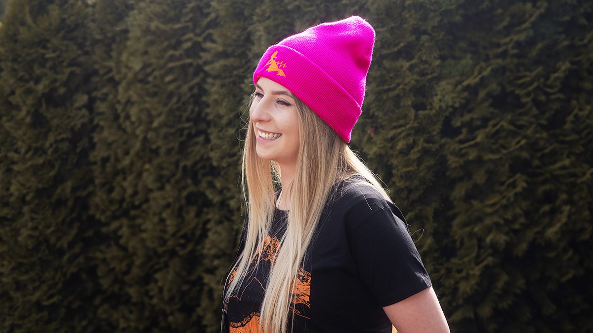 FUNDACJA SZERPOWIE NADZIEI Czapka beanie - różowa